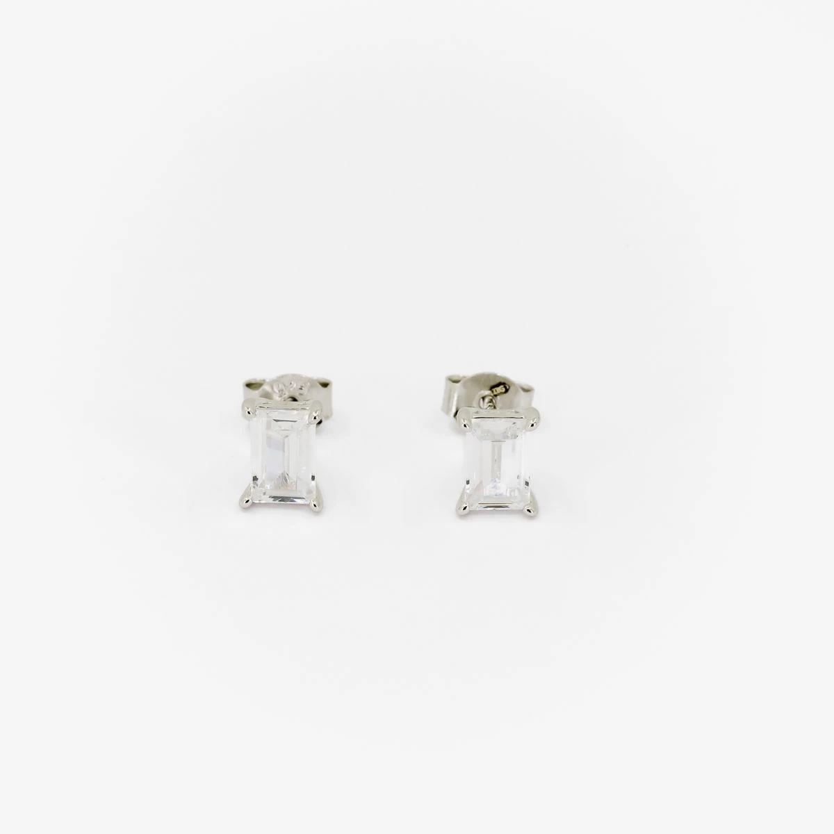 Cercei din Argint Alb de 925 cu piatra Zirconia artificial de culoare ALB